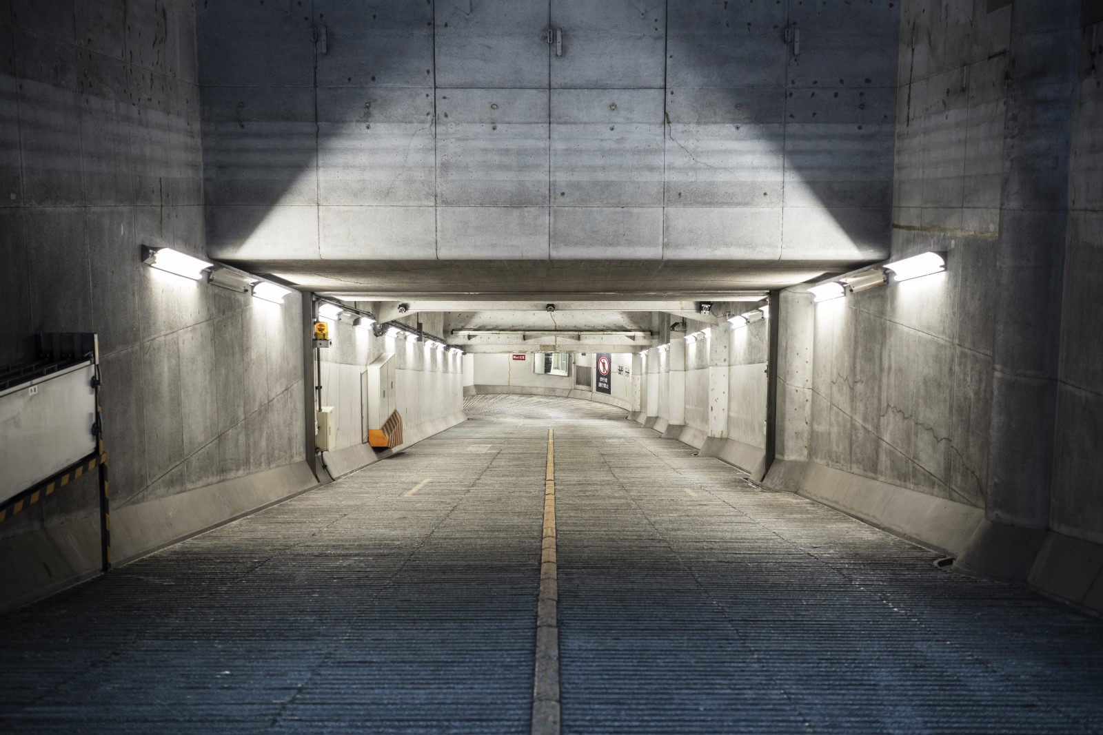 Светильники для взрывоопасных зон: как выбрать по классу защиты (Ex) и IP65/IP67